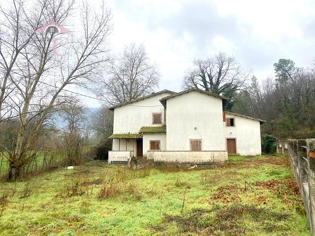 casale dell800 ristrutturato con terreno pianeggiante 2.png